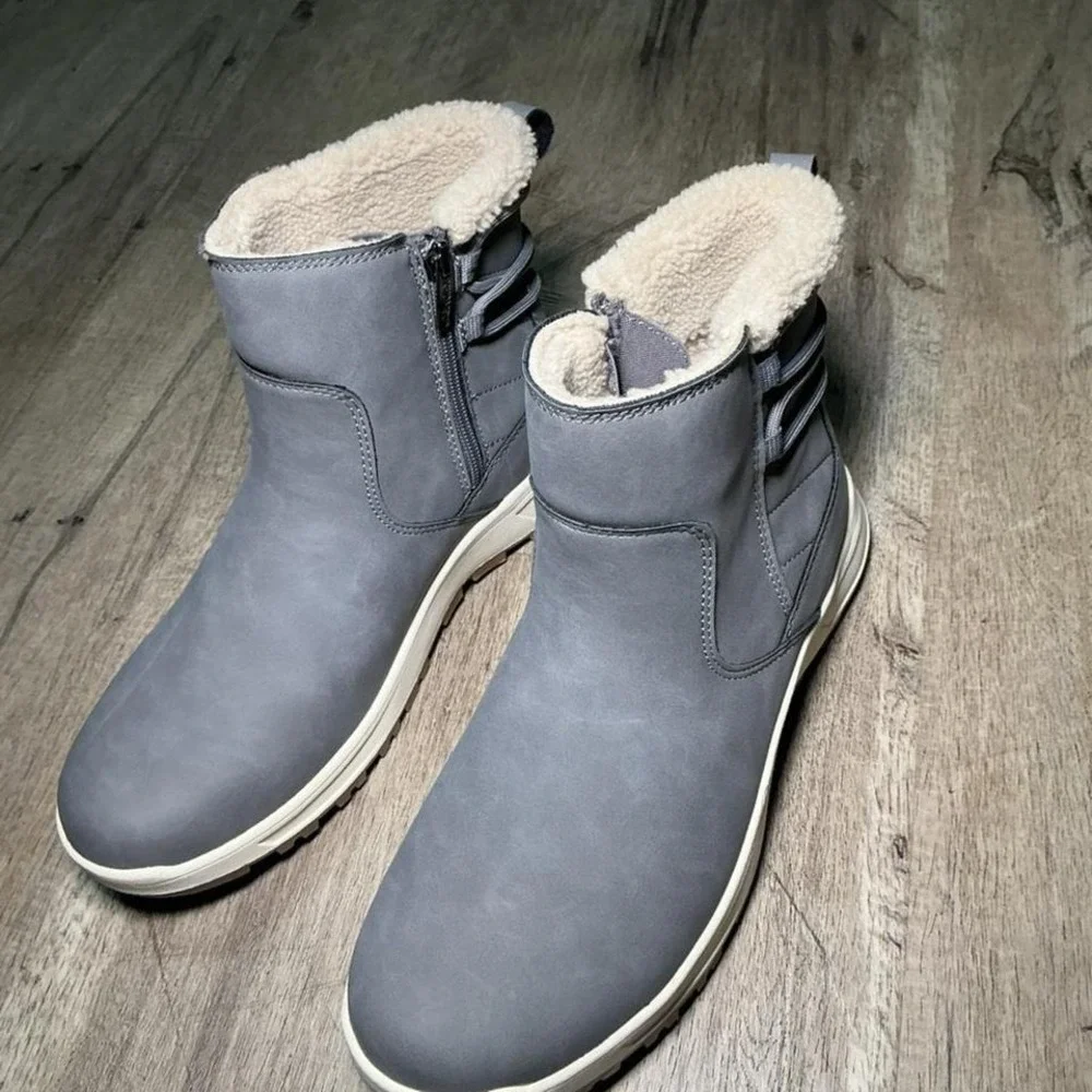Khombu Grey Leather‎ Fur Lined Ankle Boots Winter Size 9 NWT